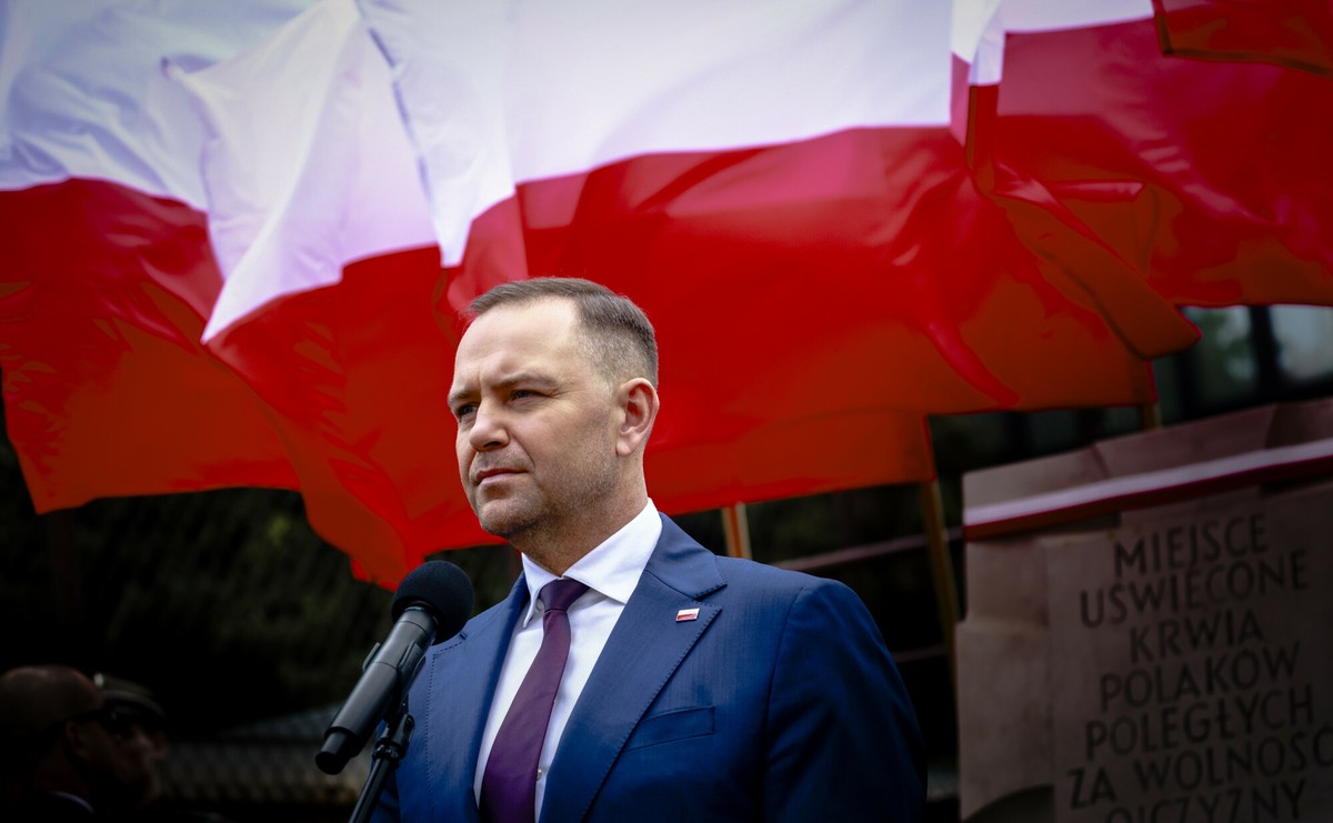 Narocki przemawiał przed zgromadzonymi przed Sejmem. Podziękował za wsparcie