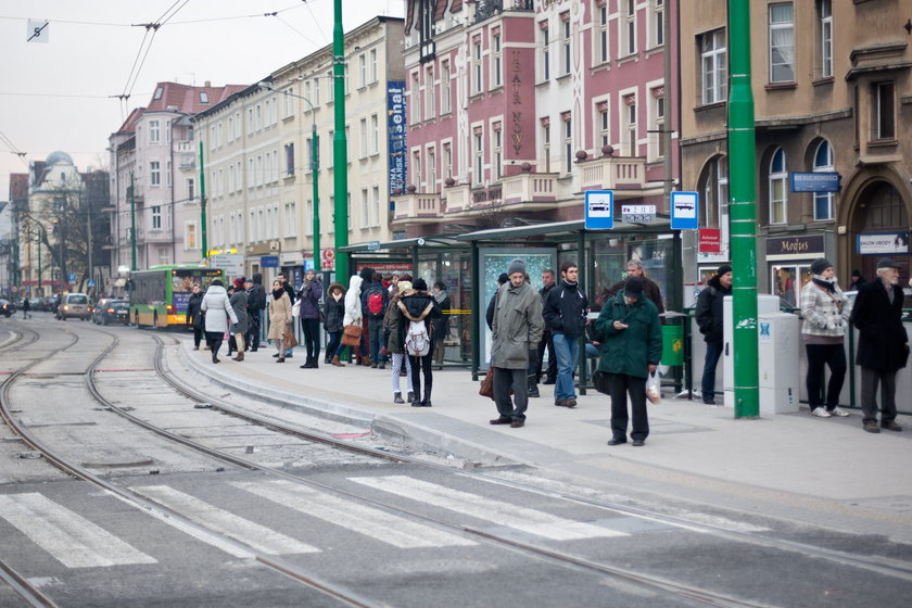 Przystanek tramwajowy na ulicy Dąbrowskiego