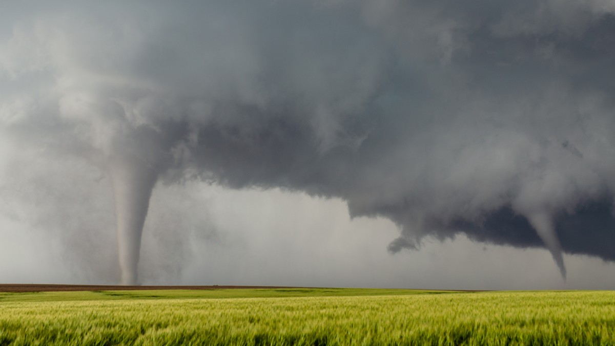 Tornada przechodzą nad Europą. Jak powstają trąby powietrzne?