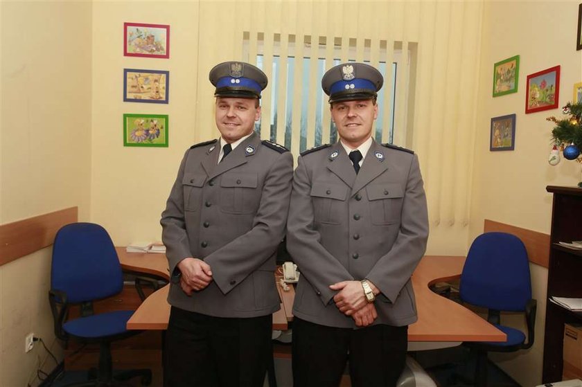 Bliźniacy pracują w policji!