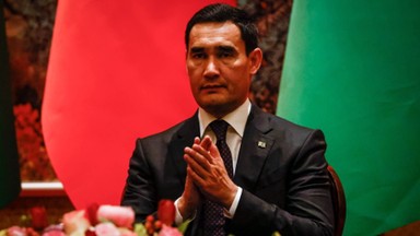 Władze Turkmenistanu prowadzą "testy dziewictwa". Bronią moralności nastolatków