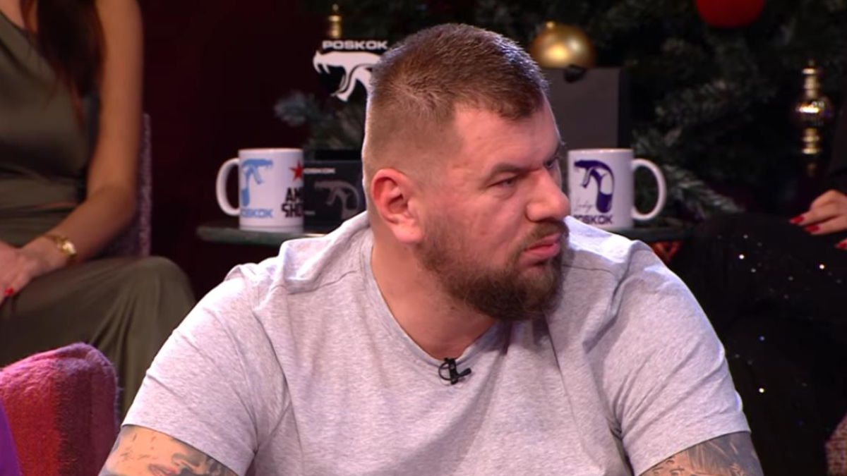 JANJUŠ PRIZNAO DA KORISTI NEDOZVOLJENE SUPSTANCE Šokirao usred emisije: "Idem stalno u tu zemlju, pa se tamo tako opustim", evo ŠTA KONZUMIRA Kép