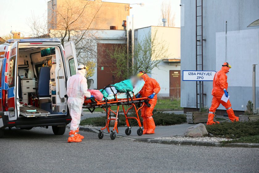 Dyrektor nie wpuściła pielęgniarek do zakażonego domu opieki