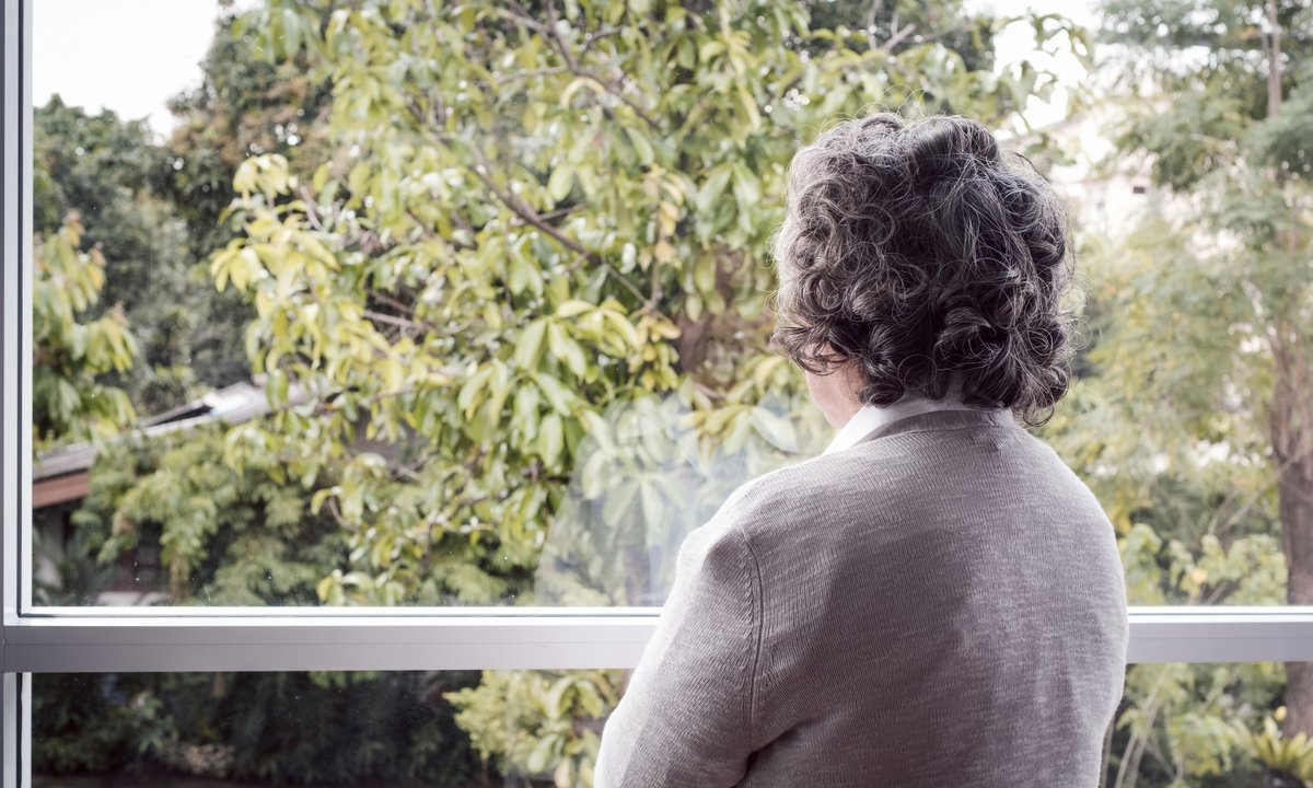 Seniorzy przekazują mieszkania w zamian za opiekę. Nowy trend w Polsce