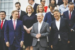 W trójkolorowej koalicji SPD, Zielonych i FDP znów zaczęło trzeszczeć. Katalog spornych spraw jest w Berlinie pokaźny