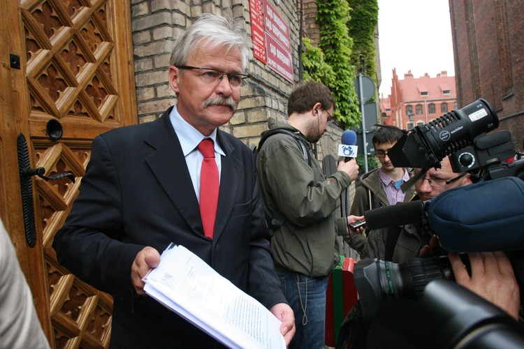 <b>Tadeusz Zwiefka (PO)</b>
Interpelacje: 29 (458. miejsce w PE)
Projekty rezolucji: 54 (118. miejsce w PE)
Wystąpienia na sesji plenarnej: 109
Deklaracje: 1 (263. miejsce w PE)
Poprawki do sprawozdań: 55 (418. miejsce w PE)
Sprawozdania: 12 (21. miejsce w PE) 
Opinie: 5 (82. miejsce)