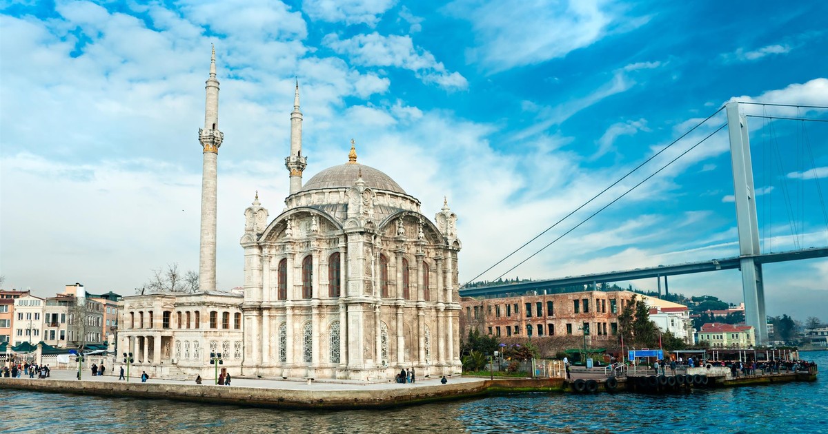 Zjedli pieczone ziemniaki i małże. Dwoje dzieci nie żyje, rodzice walczą o życie