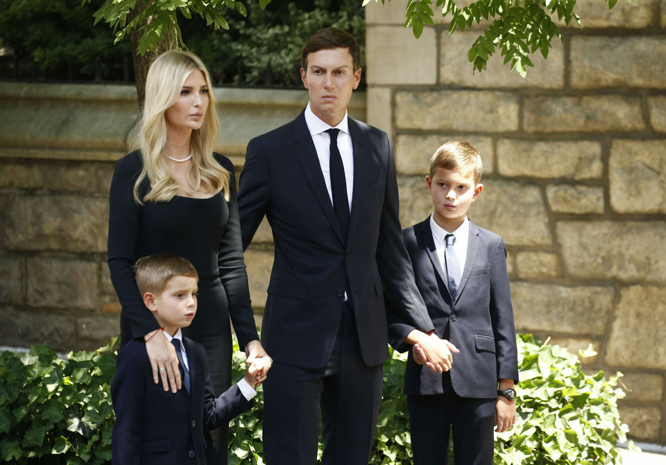 Ivanka Trump i Jared Kushner z dziećmi