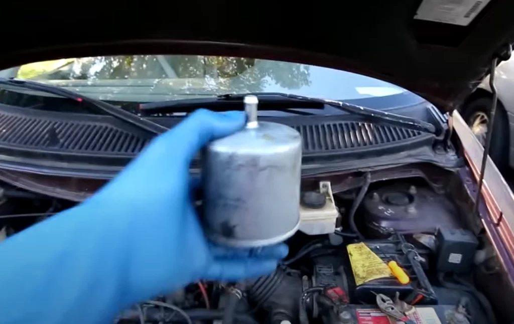 Pravidelná kontrola palivového filtra a správna údržba motora sú dôležitejšie než tankovanie drahého paliva. 