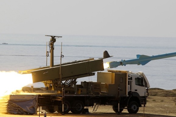 Obaveštajne službe SAD procenjuju da svetska sila priprema ISPORUKU ORUŽJA Iranu: Ovo im je plan