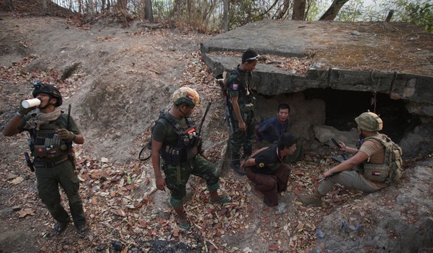 Pobunjenici zarobili pripadnike vojske u Mjavadiju