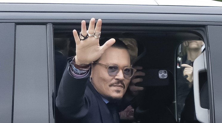 Johnny Depp megköszönte a támogatást rajongóinak/ Fotó: Northfoto