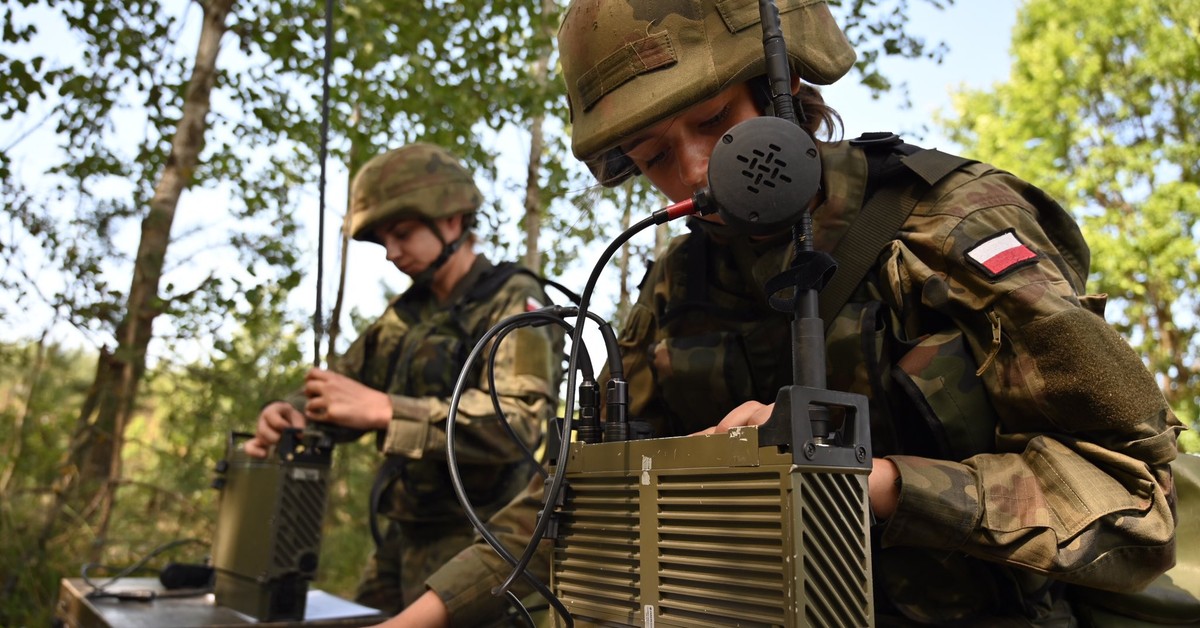Pracę znajdują zaufani, a nie specjaliści. Smutna diagnoza oficera służb [WYWIAD]