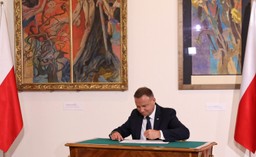 Poseł PiS: Nie z każdym projektem trzeba jechać do prezydenta i go konsultować