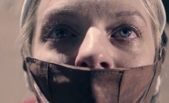 Piekło kobiet trwa. Mocny ZWIASTUN drugiego sezonu 'Opowieści podręcznej'