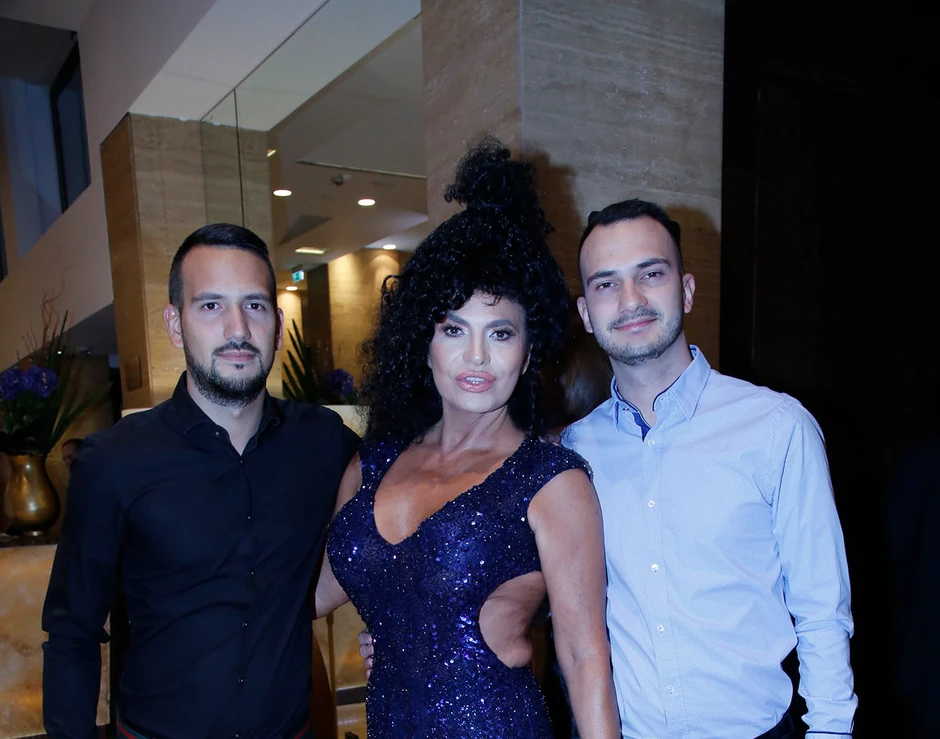 Lidija Vukićević sa sinovima