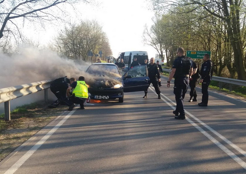 Zabezpieczali wizytę premiera. Uratowali trzy osoby