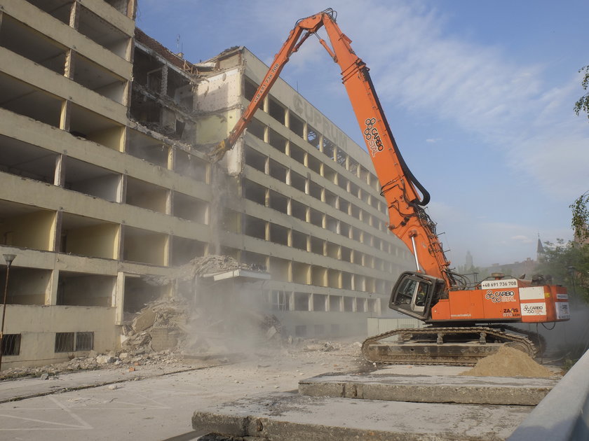 Rozpoczęło się wyburzanie Cuprum 