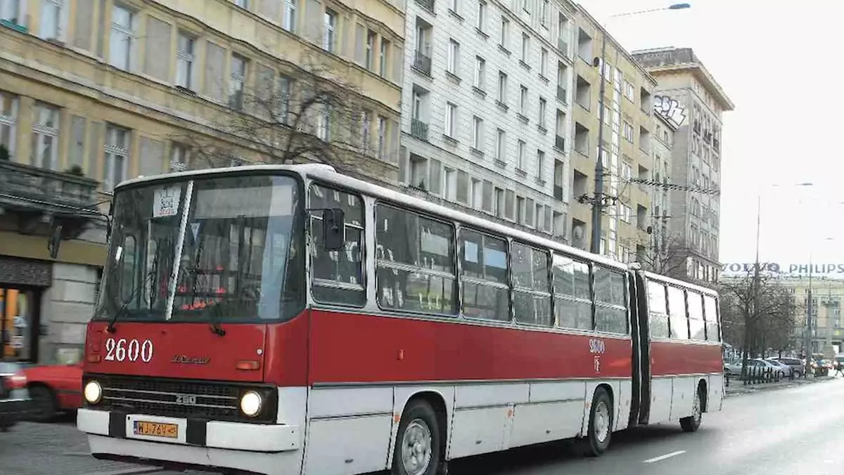 Ikarus 280 26