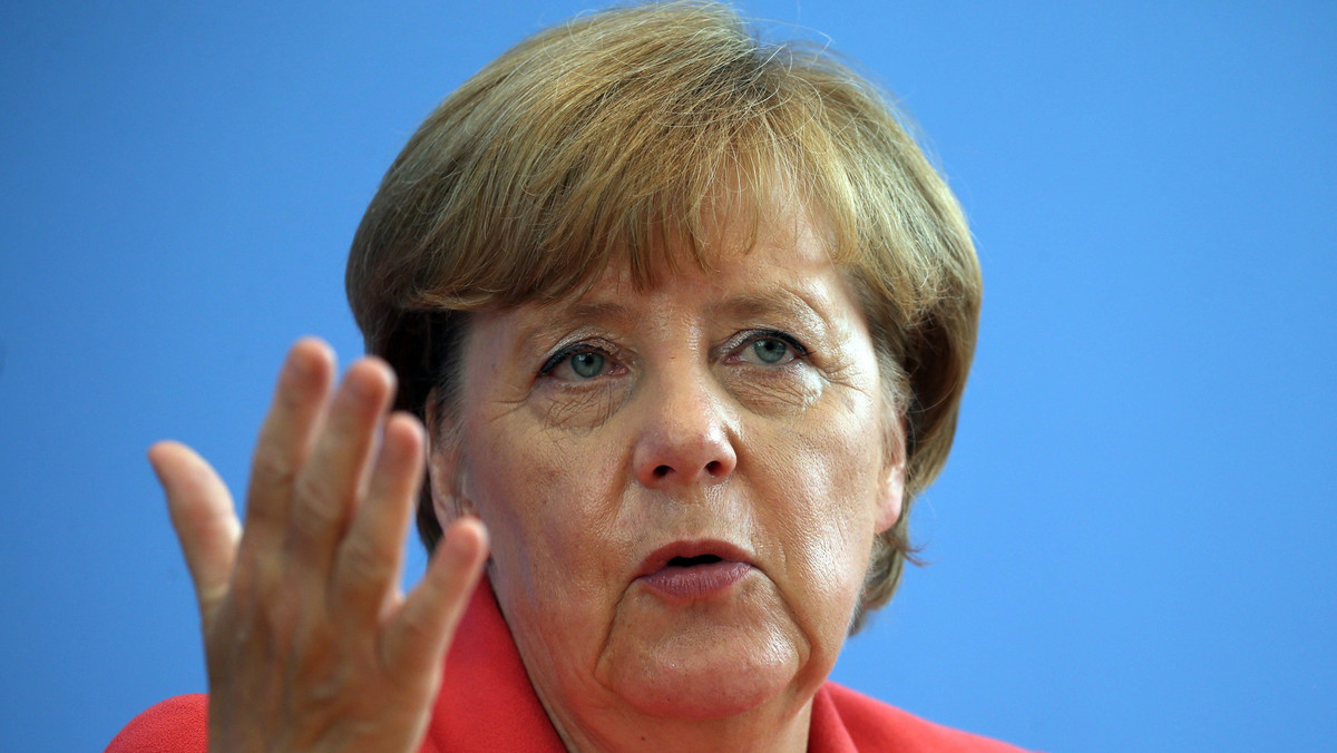 Kanclerz Niemiec Angela Merkel powiedziała podczas dorocznej konferencji prasowej z akredytowanymi w Berlinie dziennikarzami, że będzie kontynuowała rozmowy z przedstawicielami polskich władz o "uczciwym rozdziale" uchodźców w Europie.