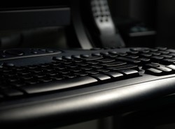 Prokuratura zajmie się internetowym szantażystą