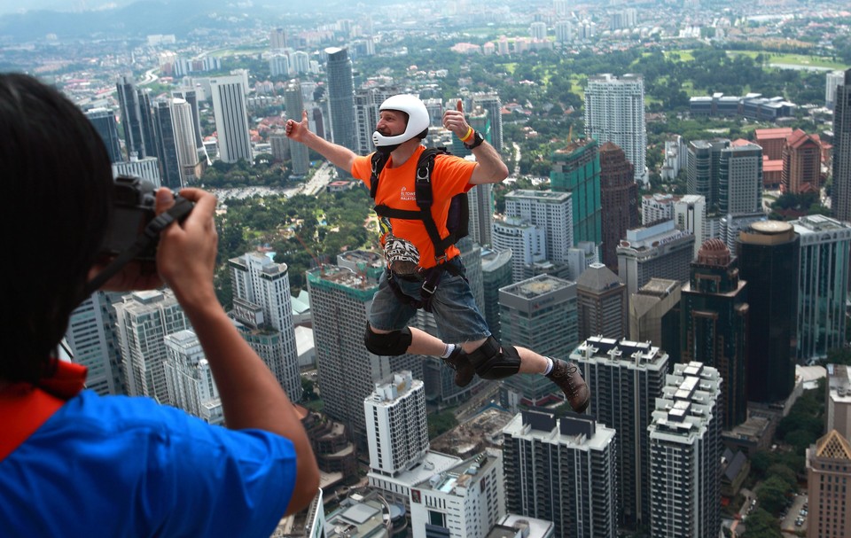 Base Jumping - skoki dla twardzieli