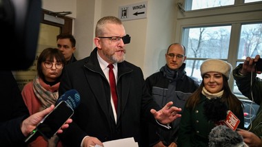 zamieszanie w prokuraturze. grzegorz braun nie usłyszał zarzutów