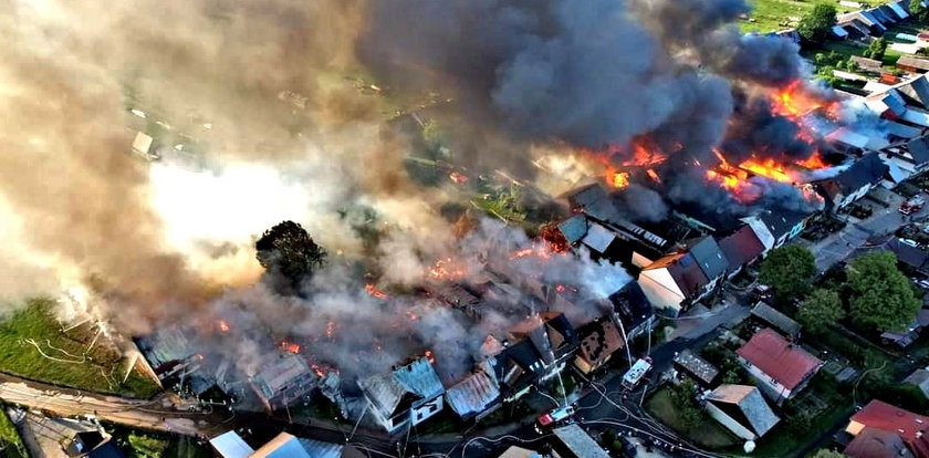 Pożar w Nowej Białej. To nagranie pokazuje ogrom zniszczeń