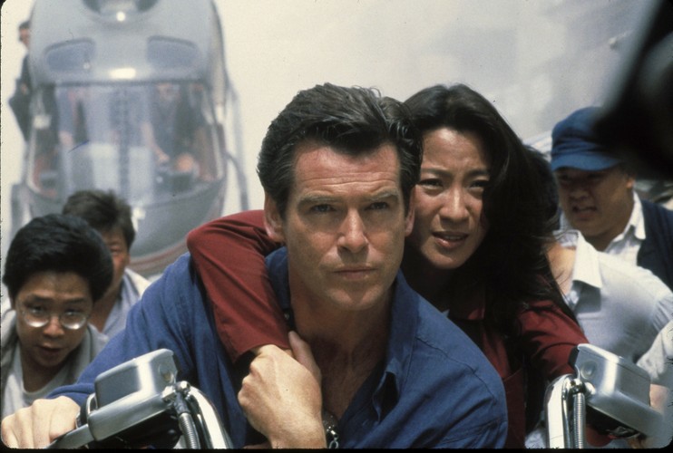 Michelle Yeoh w filmie 'Jutro nie umiera nigdy'