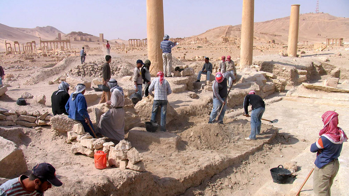 Archeolodzy z niemiecko-syryjskiego zespołu, prowadzącego wykopaliska na stanowisku w północnej Syrii, poinformowali o odkryciu starożytnych artefaktów świadczących o rozwiniętych kontaktach handlowych mieszkańców dzisiejszej Syrii i Egiptu, istniejących już w epoce brązu. Informację podał serwis internetowy Monsters and Critics.