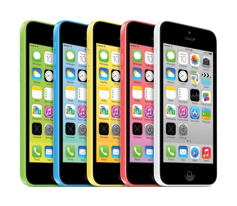 iPhone 5c jest dostępny w pięciu kolorach, plastikowa obudowa jest wzmocniona stalową ramką. Obudowa wprawdzie łatwo się rysuje, ale dzięki barwionemu w masie plastikowi rysy są prawie niewidoczne.