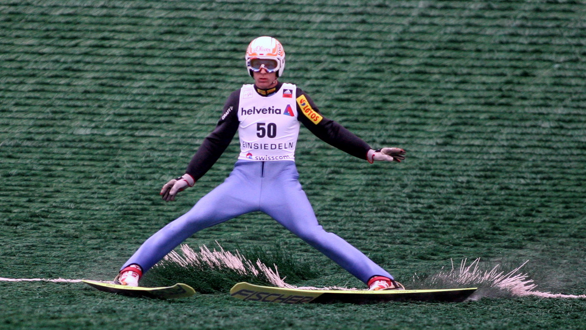 Stefan Hula zajął drugie miejsce w sobotnim konkursie Pucharu Kontynentalnego w skokach narciarskich na igelicie w Wiśle Malince. Zwyciężył Norweg Anders Fannemel, a trzeci był Słoweniec Robert Hrgota. Zwycięzcą klasyfikacji generalnej został Kamil Stoch.