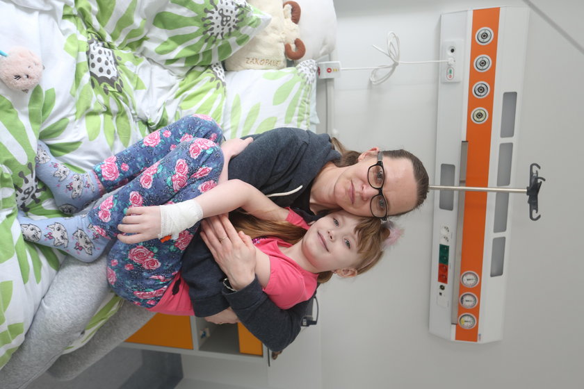 Jedną z pacjentek oddziału mukowiscydozy jest 7-letnia Magda Zaorska