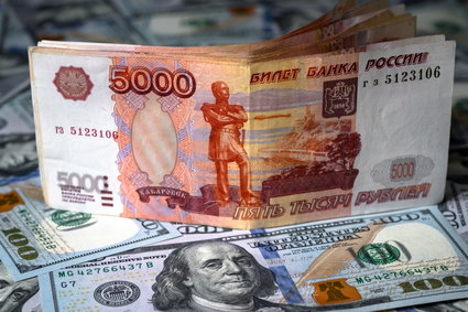 Giełda Moskiewska zakazuje dolarów. Mówi o "toksycznej walucie"