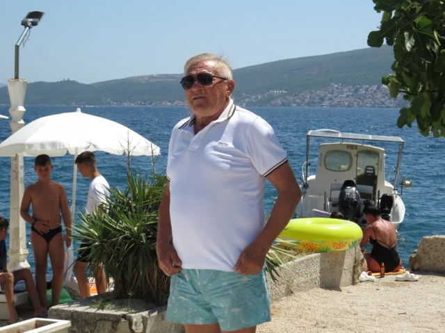 "SETILA SE POSLE TOLIKO GODINA DA JE UHVATIO ZA D... I OPTUŽILA GA ZA NAPASTVOVANJE!" Miloš Bojanić je zgrozio javnost tvrdnjama o Eri Ojdaniću i Saški Karan