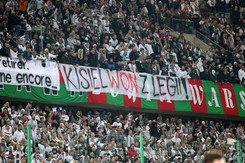 Legia odwołała się od kary nałożonej za transparenty, które wywiesili kibole [FOTO]