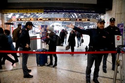 Całe Włochy strefą chronioną. "Przemieszczanie się wyłącznie z powodu pracy, zdrowia i innych pilnych potrzeb"