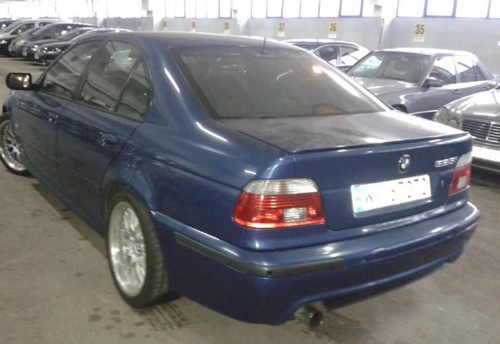 BMW 525i - 2002 rok - przebieg 243 226 km. Cena wywoławcza - 16 700 zł