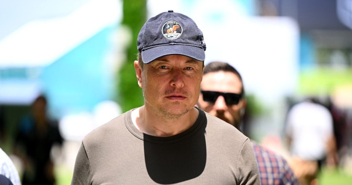 Elon Musk says he largely manages his own schedule and only uses a part ...