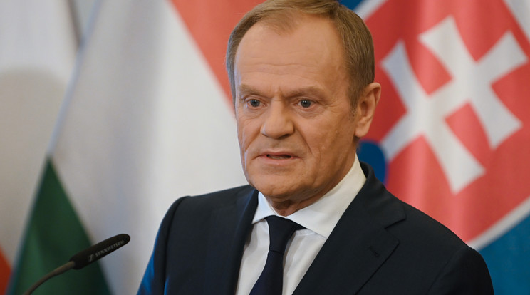 Donald Tusk szerint vállalhatatlan, hogy Szijjártó Péter és a szlovák külügyminiszter Navalnij temetésének napján találkozott az orosz külügyminiszterrel / Fotó: Northfoto