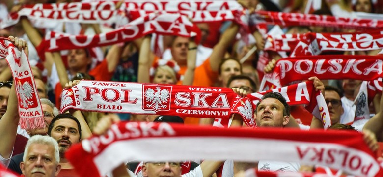 Kibice pod stadionem w Pradze: Polacy, nic się nie stało