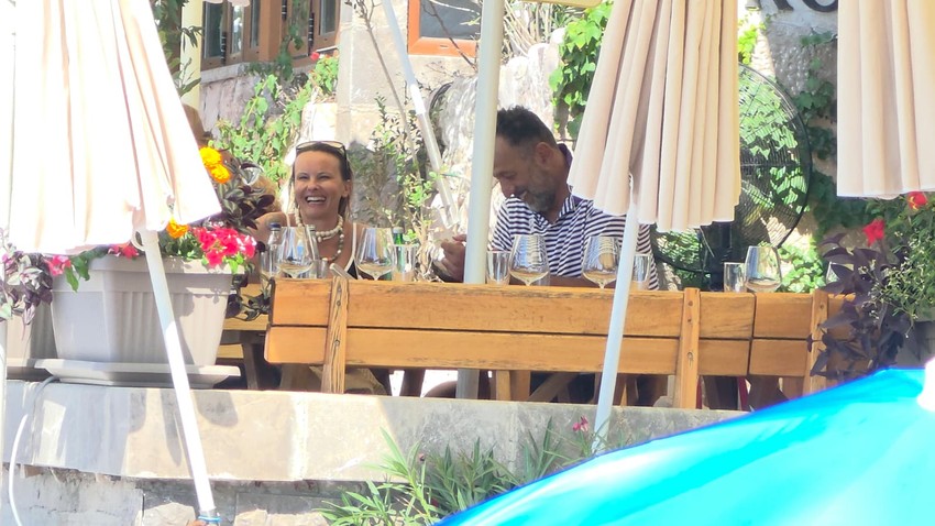 Vlade Divac sa ženom u Crnoj Gori
