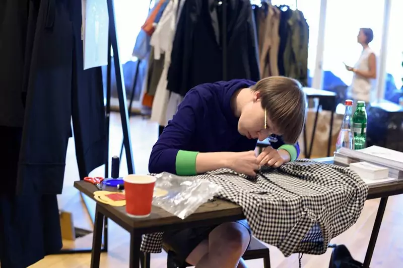 Monika Kędziora podczas przygotowań do Mercedes-Bens Kiev Fashion Days  SS&#39;18