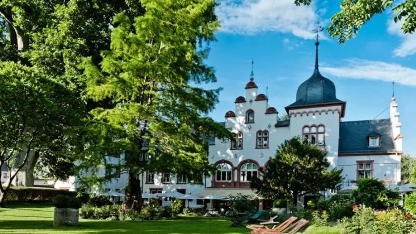 Złodzieje obłowili się w pustym hotelu. Ukradli fanty warte fortunę