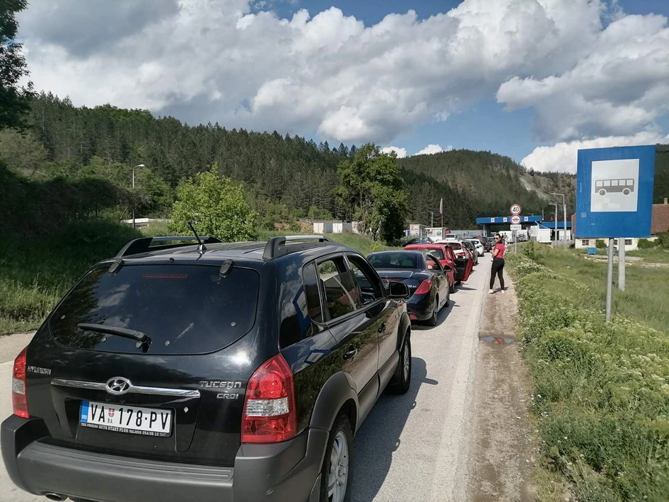 Duge kolone na graničnom prelazu Kotroman najčešće su vikendom