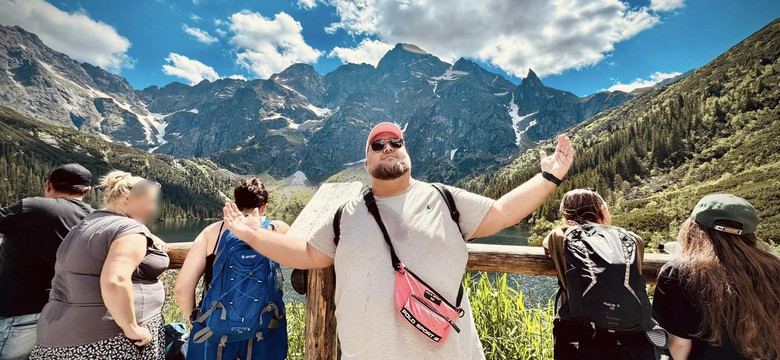 Michał waży 180 kg i poszedł nad Morskie Oko. "Marsz Grubasa" podbija sieć