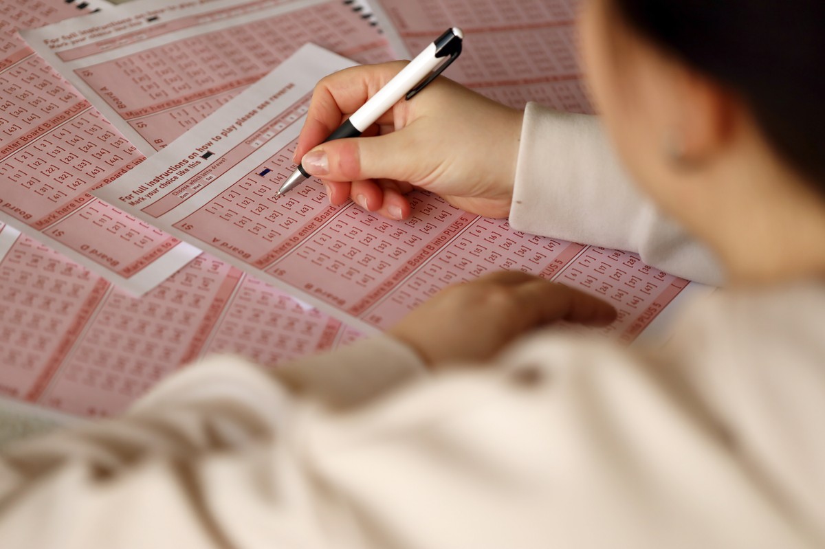 Wielka wygrana w Lotto. Zwyciężczyni zgarnęła fortunę dzięki liczbom obstawianym przez 30 lat