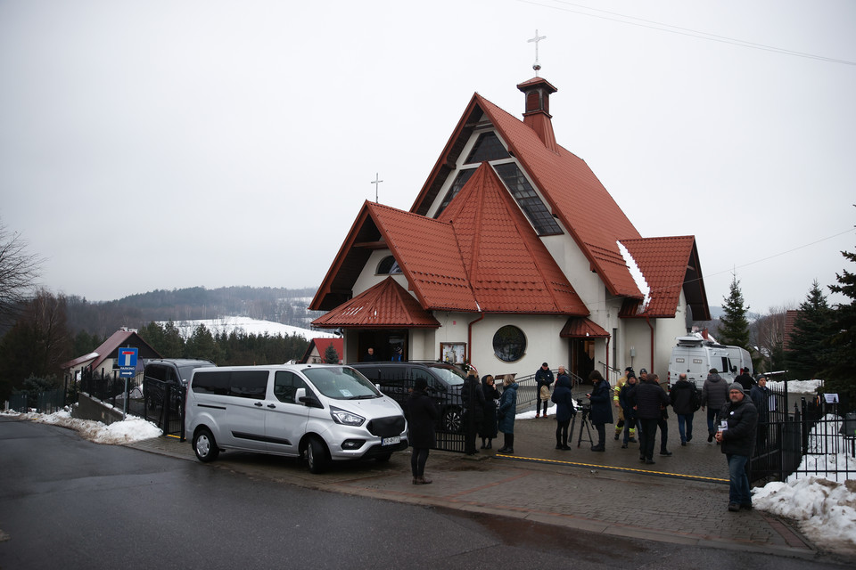 Uroczystości pogrzebowe ks. Tadeusza Isakowicza-Zaleskiego w kościele parafialnym w Radwanowicach