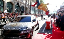 Audi A8 nowej generacji pierwszy raz odkrywa karty na premierze Spidermana. Jak wygląda? [MAMY WIDEO i ZDJĘCIA]