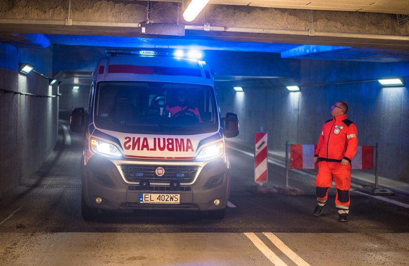 Karetki pogotowia nie wjadą na parking podziemny dworca fabrycznego